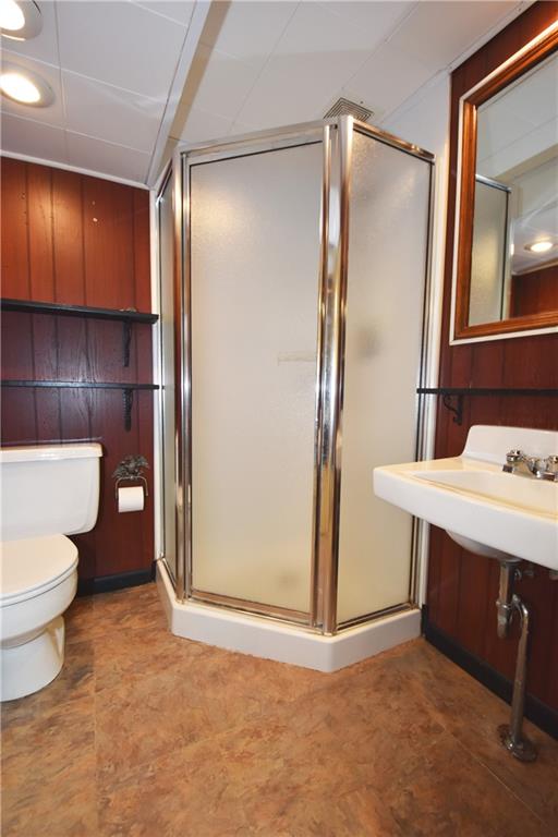 171 Parkedge Road Pittsburgh, PA 15220 - Photo 19 of 23 Gallery Image 19