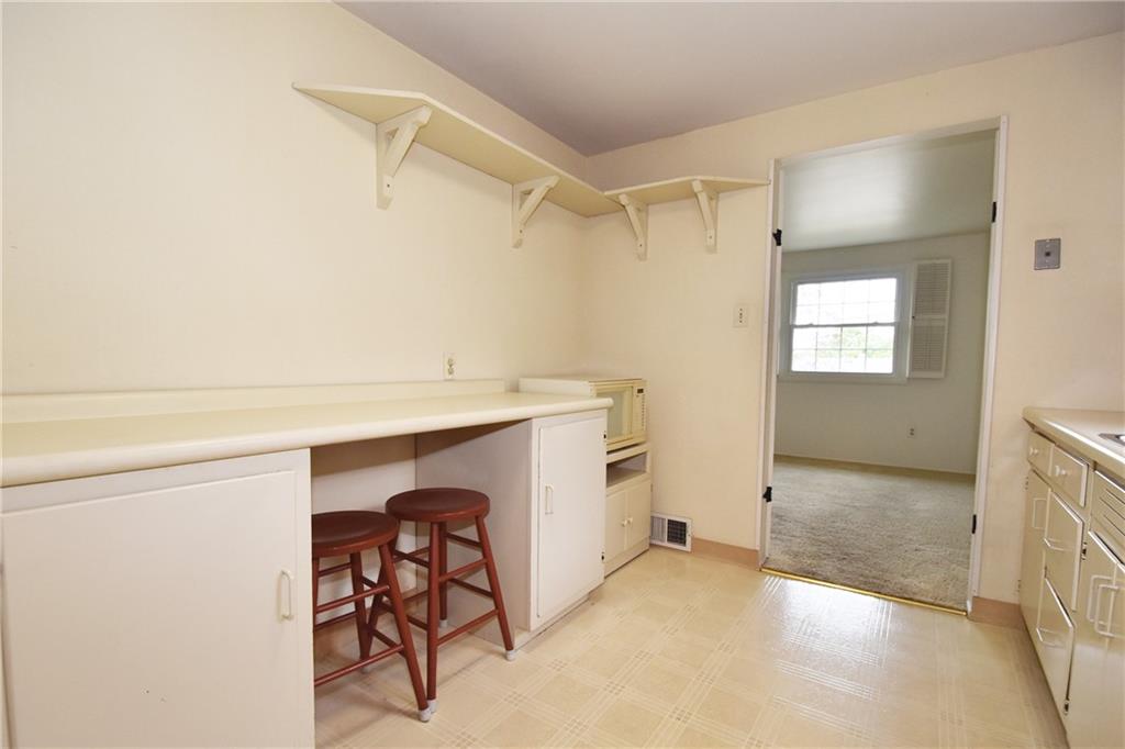 171 Parkedge Road Pittsburgh, PA 15220 - Photo 8 of 23 Gallery Image 8