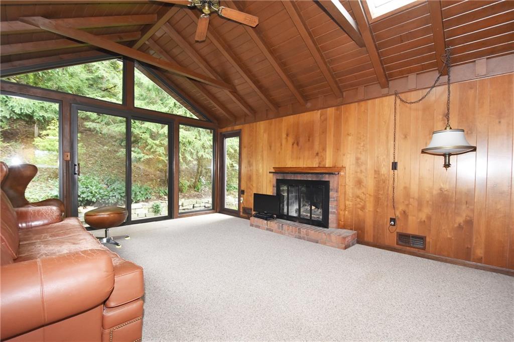 171 Parkedge Road Pittsburgh, PA 15220 - Photo 9 of 23 Gallery Image 9
