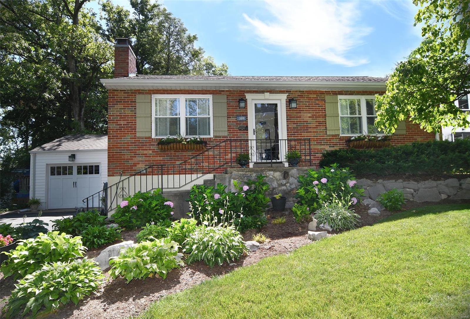 308 North Sappington Road St. Louis, MO 63122 - Photo 1 of 19