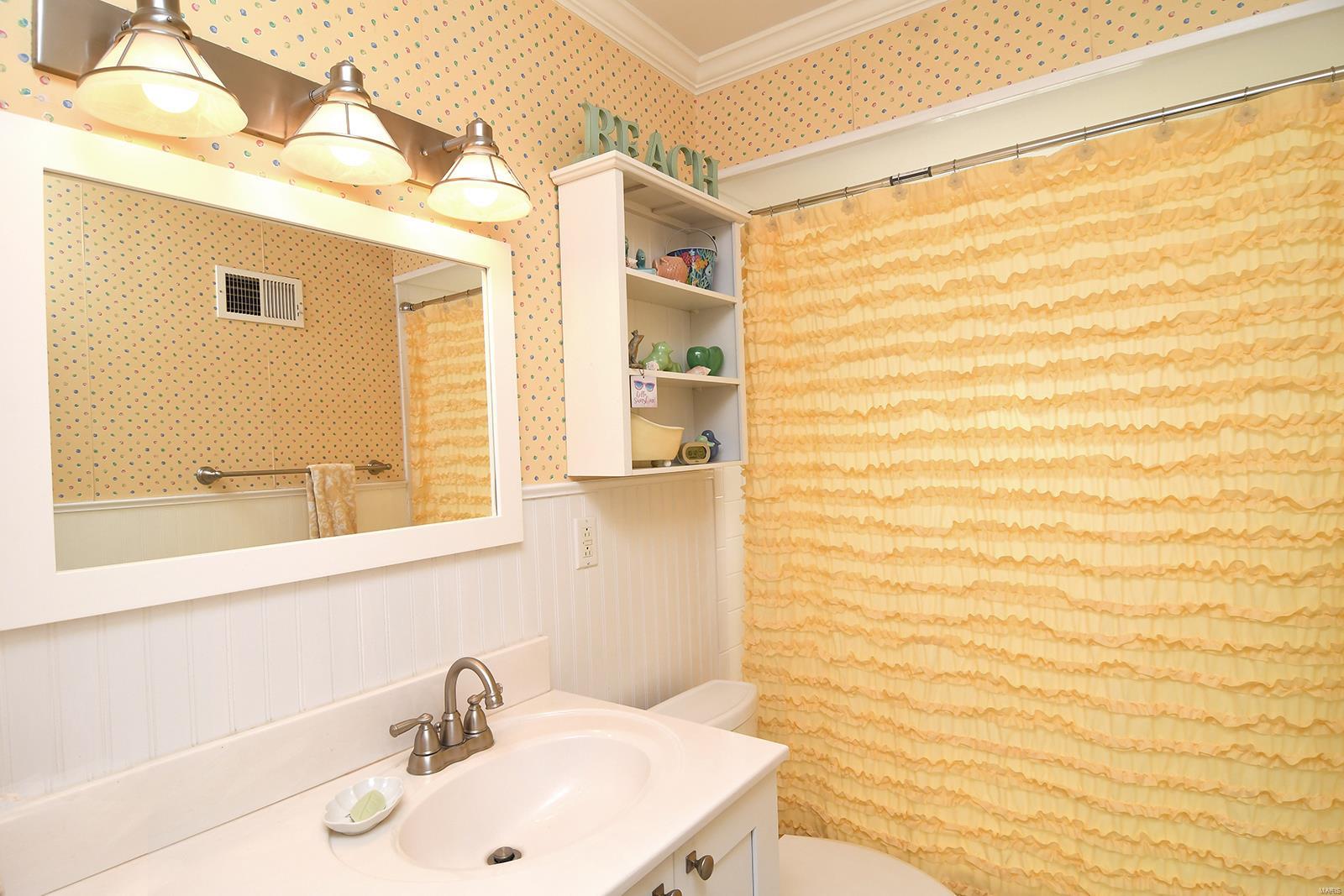 308 North Sappington Road St. Louis, MO 63122 - Photo 7 of 19