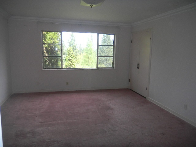 1035 East Overbluff Road Spokane, WA 99203 - Photo 13 of 17 Gallery Image 13