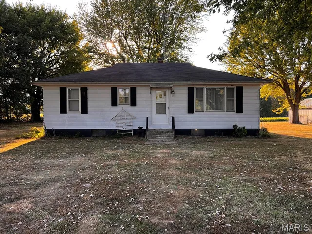 $95,000 | 18109 Boulder Road, Carlyle, IL 62231
