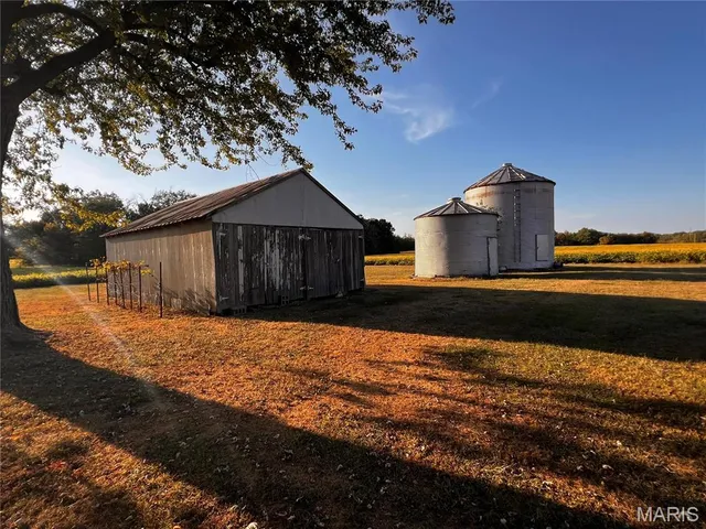 $95,000 | 18109 Boulder Road, Carlyle, IL 62231