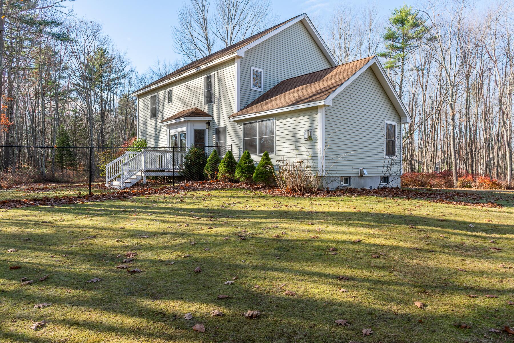 1/2 acre of fenced yard