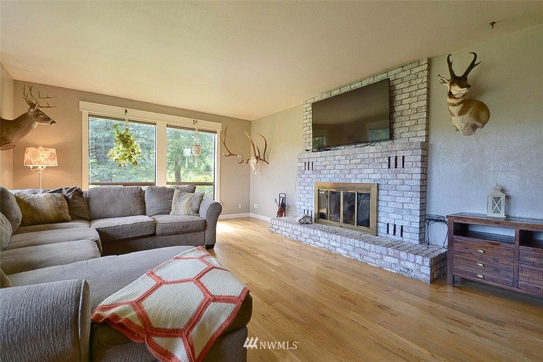3203 Wishkah Road Aberdeen, WA 98520 - Photo 3 of 28 Gallery Image 3