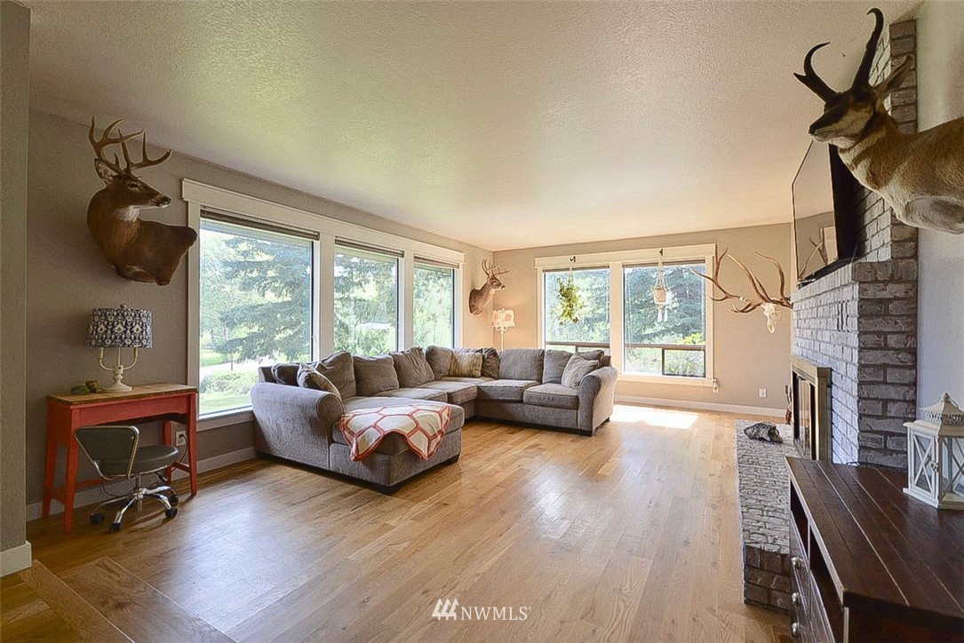 3203 Wishkah Road Aberdeen, WA 98520 - Photo 4 of 28 Gallery Image 4