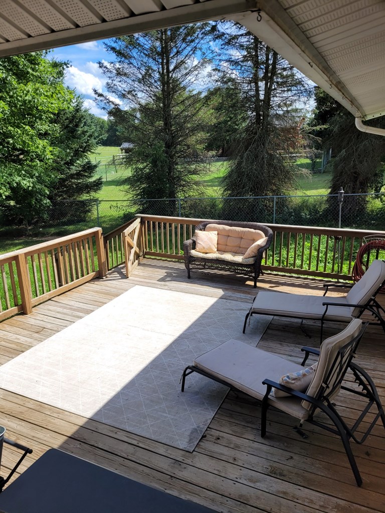 690 Blackhill Road Franklin, PA 16323 - Photo 4 of 18 Gallery Image 4