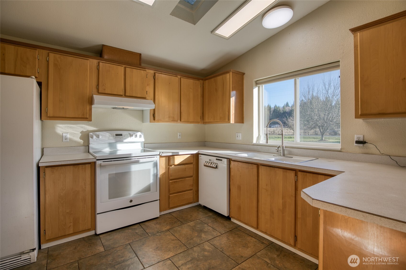 4687 Wishkah Road Aberdeen, WA 98520 - Photo 8 of 29 Gallery Image 8