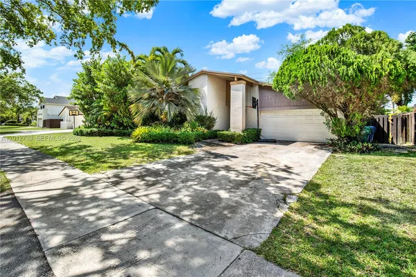 $840,000 | 13455 Southwest 104th Terrace, Miami, FL 33186