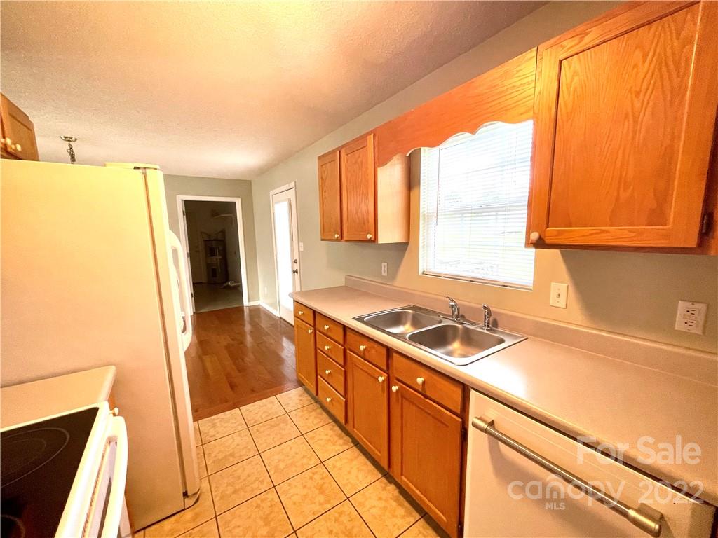 5172 Swinging Bridge Road Conover, NC 28613 - Photo 11 of 36 Gallery Image 11