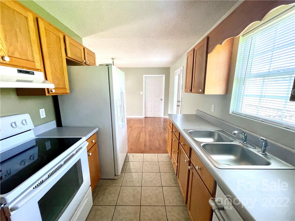 5172 Swinging Bridge Road Conover, NC 28613 - Photo 12 of 36 Gallery Image 12