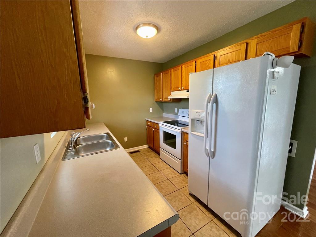 5172 Swinging Bridge Road Conover, NC 28613 - Photo 10 of 36 Gallery Image 10