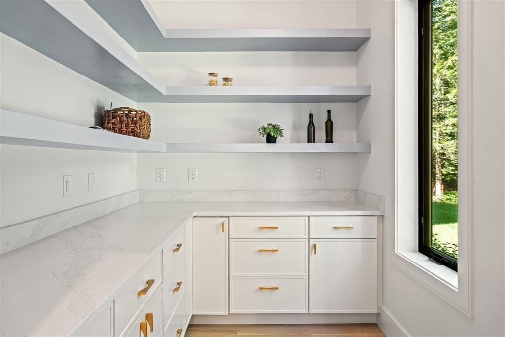 48 Sherburne Road Lexington, MA 02421 - Photo 17 of 40