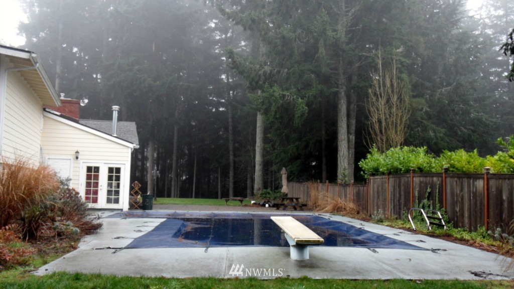 2255 Northeast Riddell Road Bremerton, WA 98310 - Photo 2 of 14 Gallery Image 2