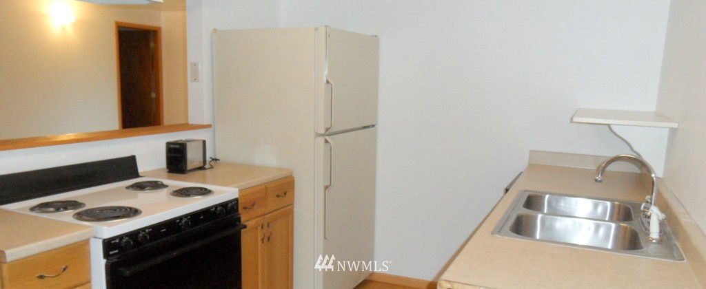 2255 Northeast Riddell Road Bremerton, WA 98310 - Photo 11 of 14 Gallery Image 11
