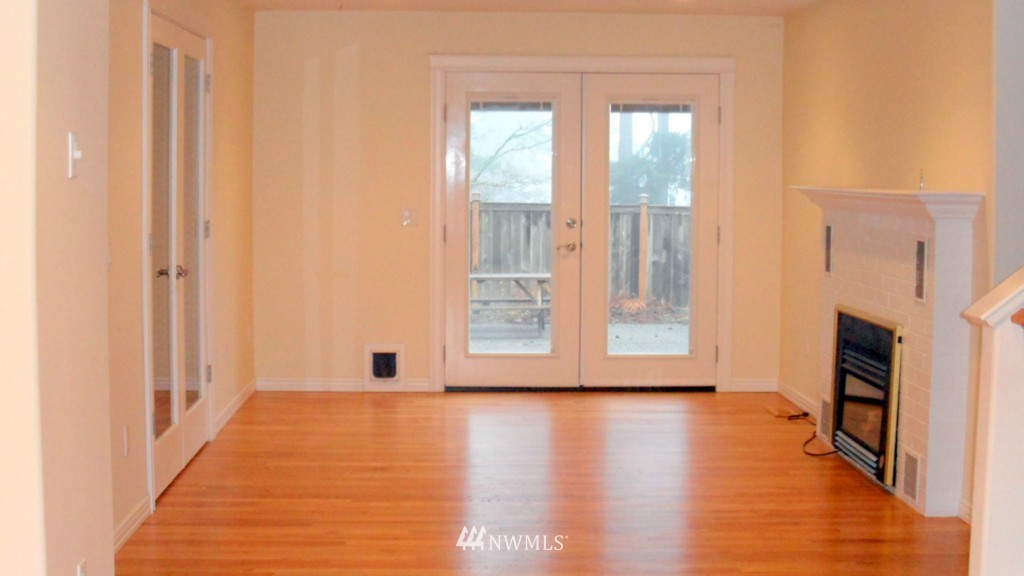 2255 Northeast Riddell Road Bremerton, WA 98310 - Photo 5 of 14 Gallery Image 5
