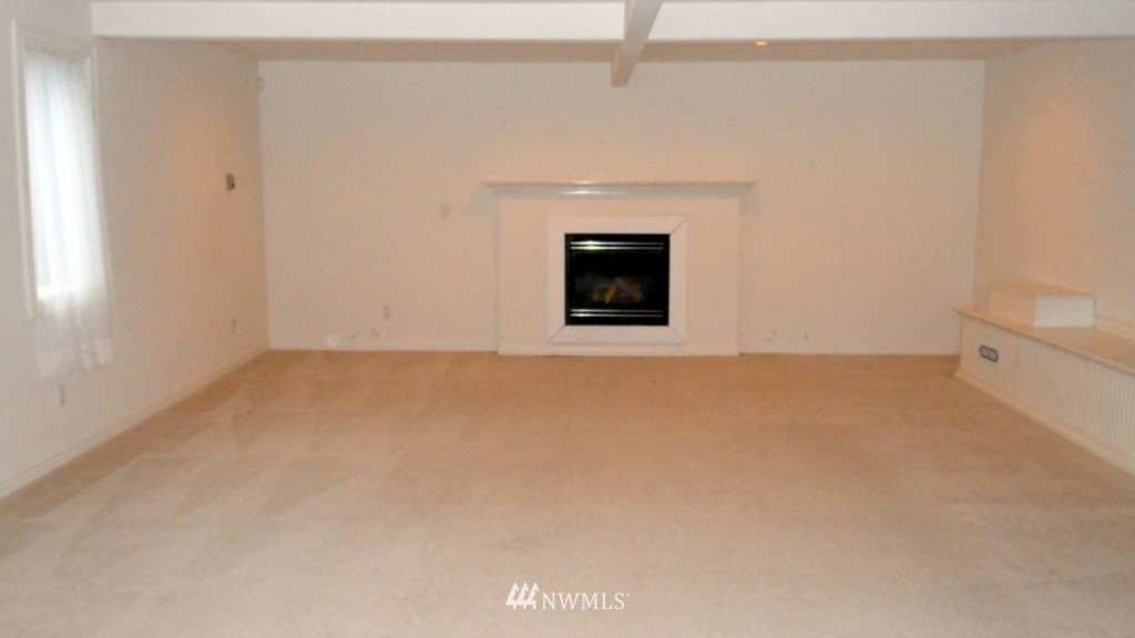2255 Northeast Riddell Road Bremerton, WA 98310 - Photo 6 of 14 Gallery Image 6