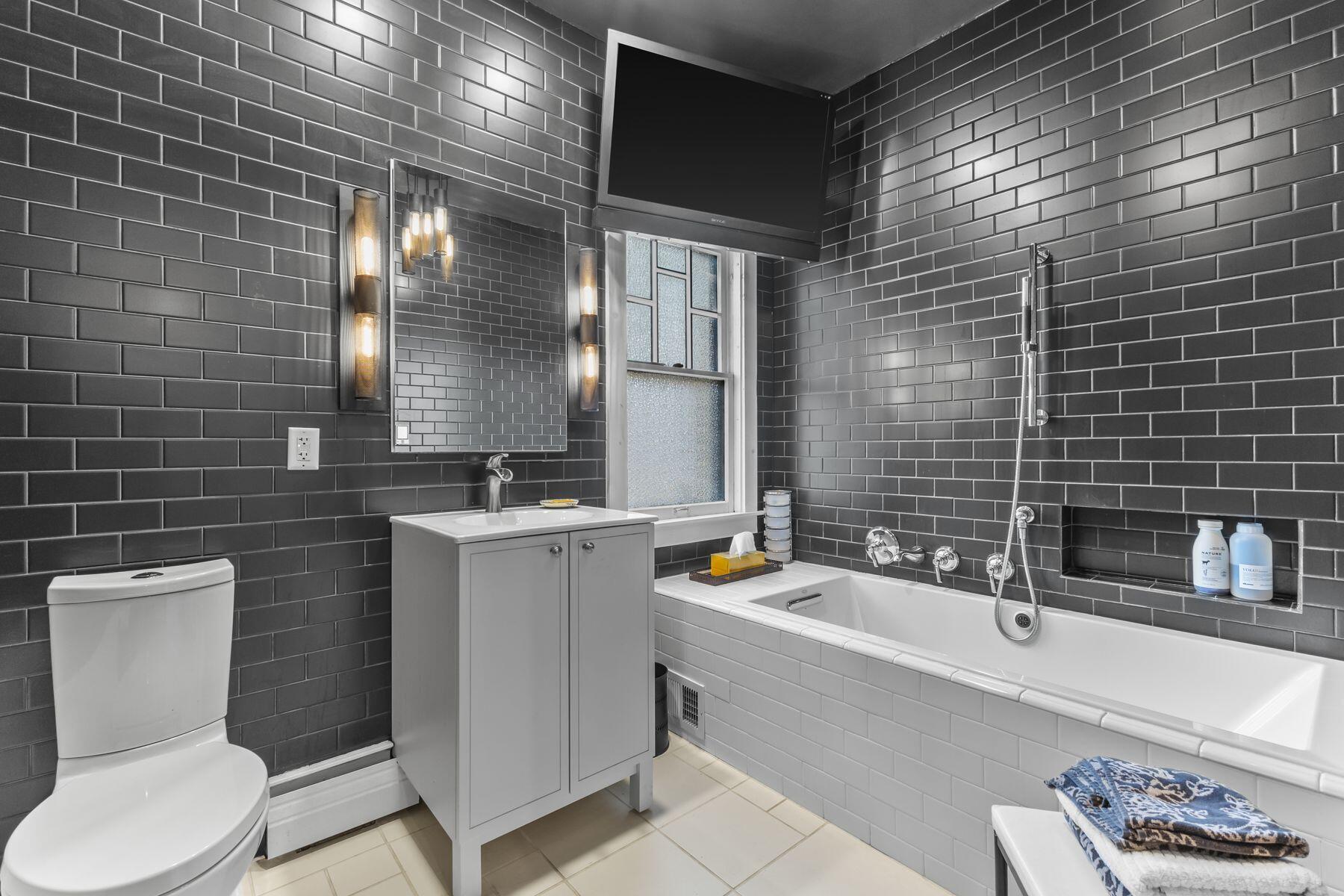 1512 College Avenue Racine, WI 53403 - Photo 45 of 58 Lower Bathroom