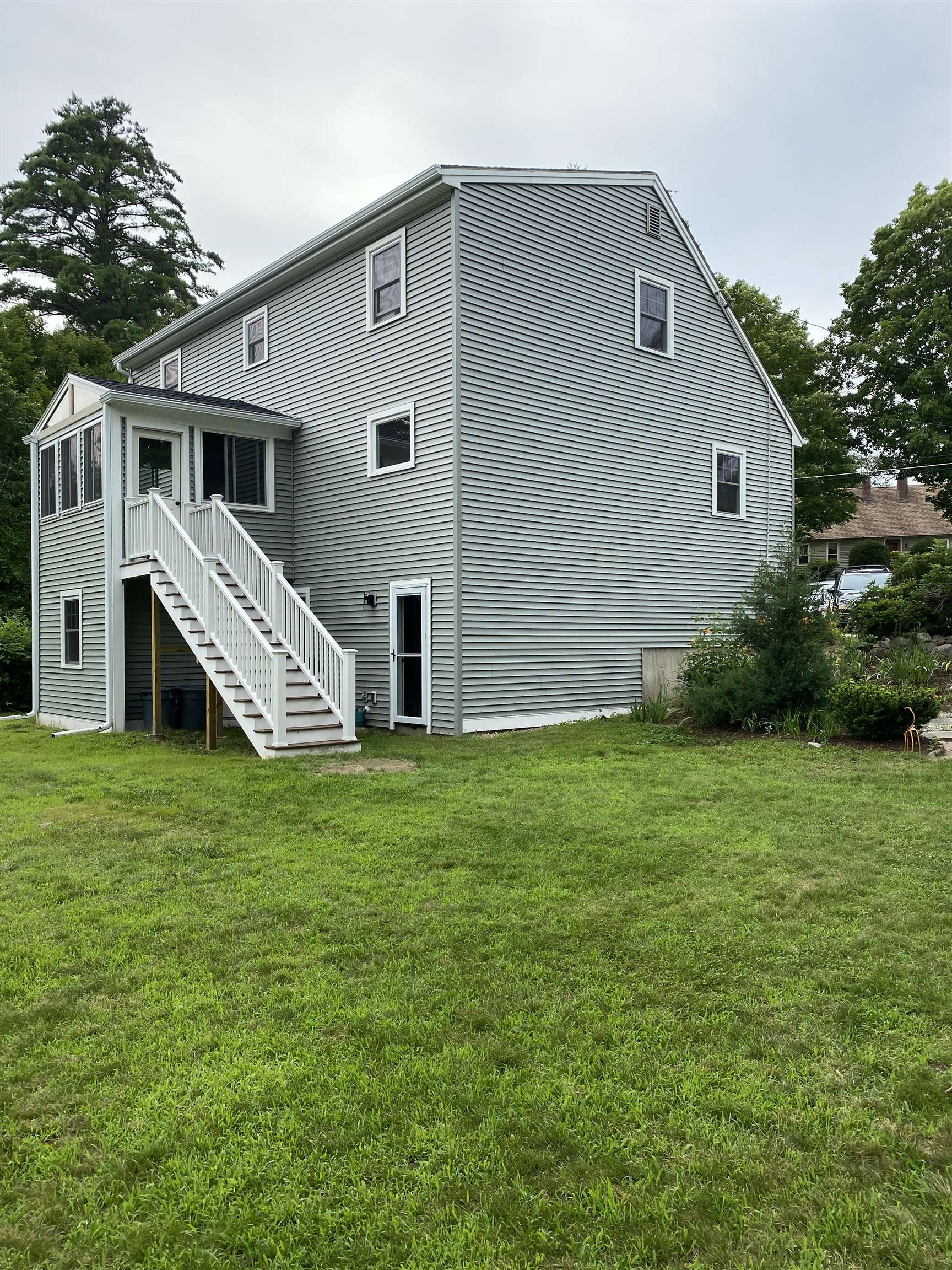 127 West Parish Road Concord, NH 03303 - Photo 3 of 30