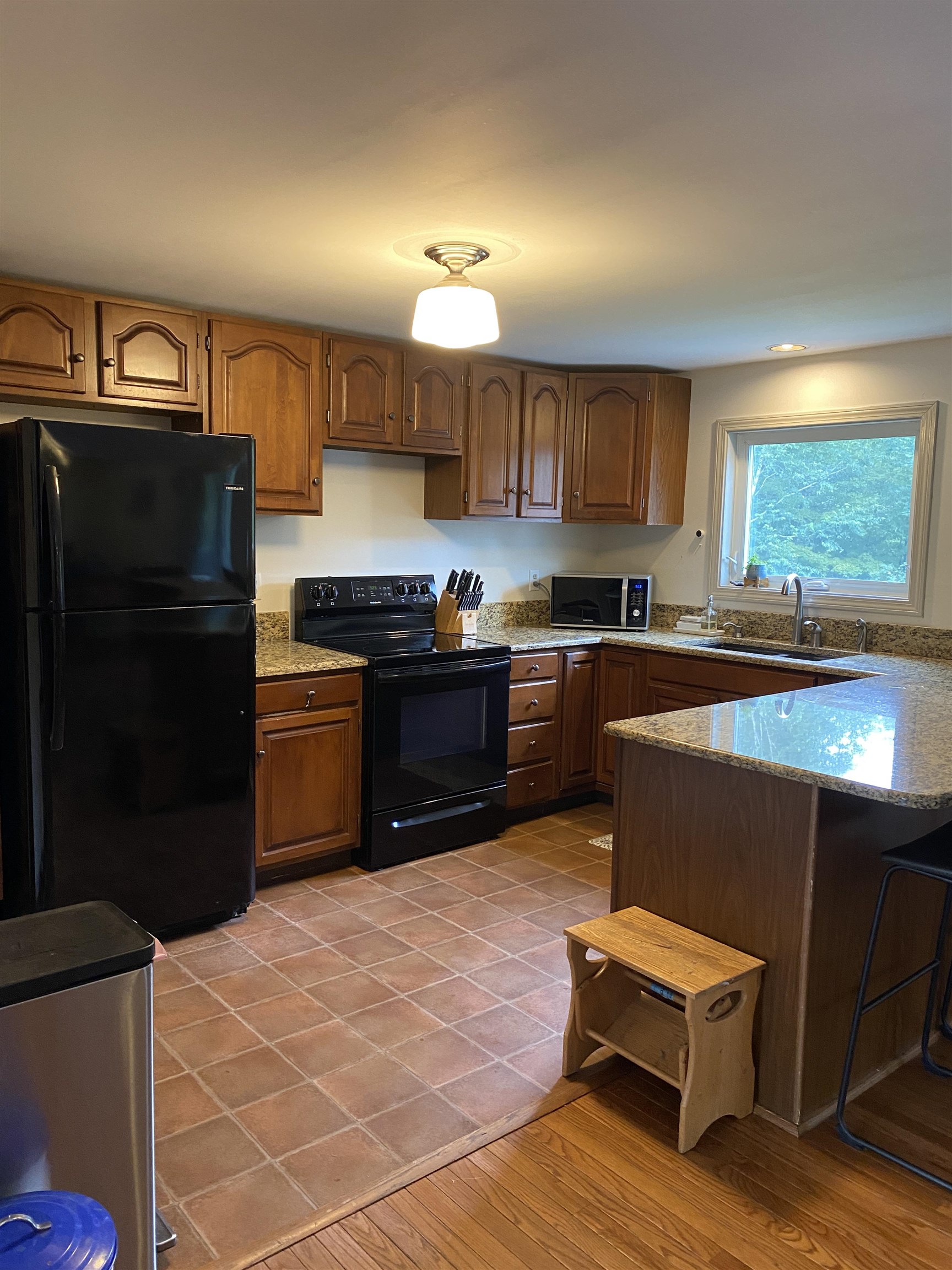 127 West Parish Road Concord, NH 03303 - Photo 7 of 30