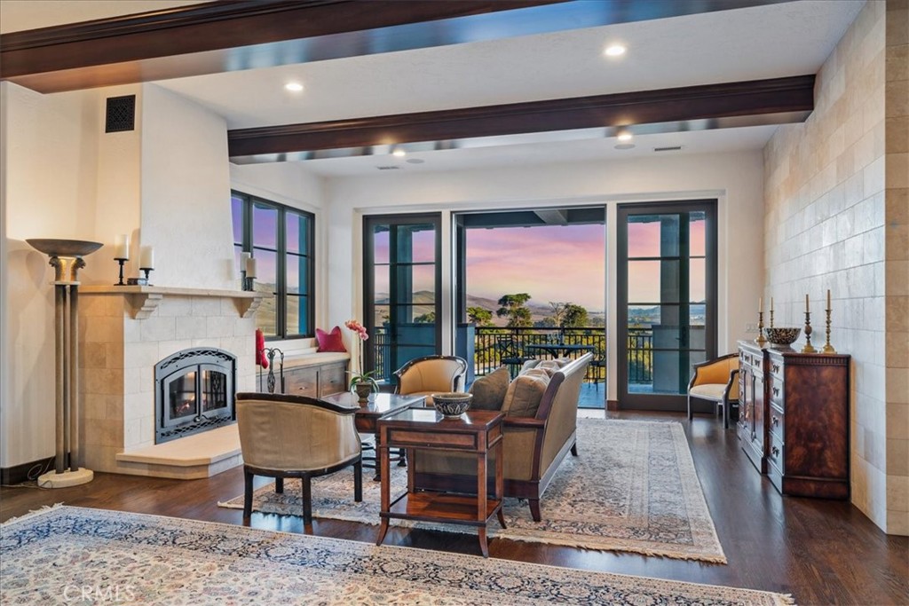 3515 Turri Road San Luis Obispo, CA 93405 - Photo 4 of 73 Living Room