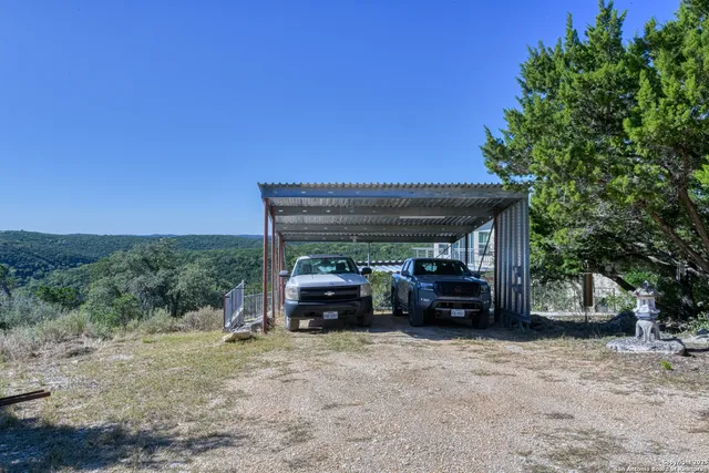$449,000 | 929 Upper Loma Verde Road, Medina, TX 78055