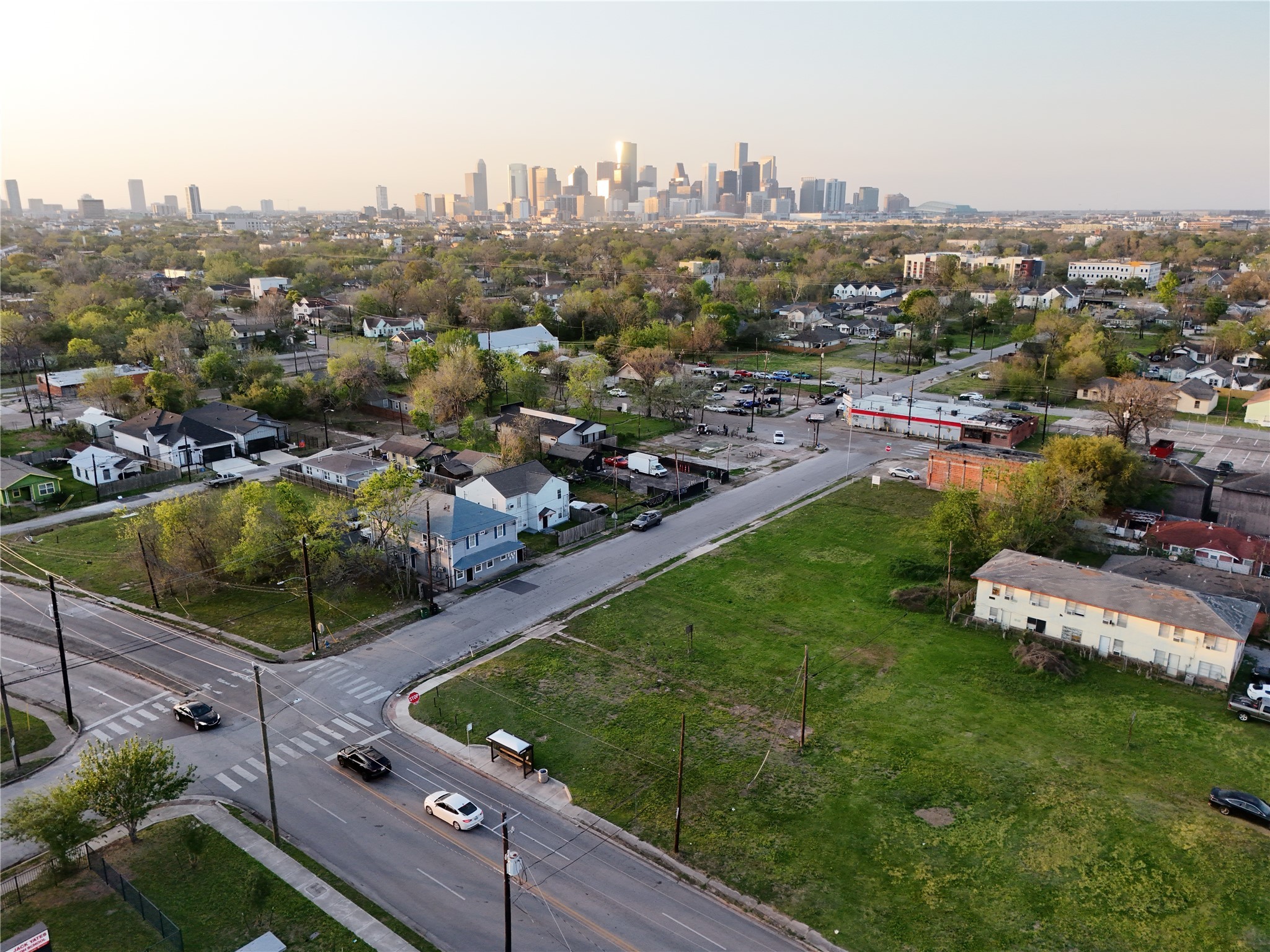 3522 Sampson Street Houston, TX 77004 - Photo 3 of 18 a view of a city