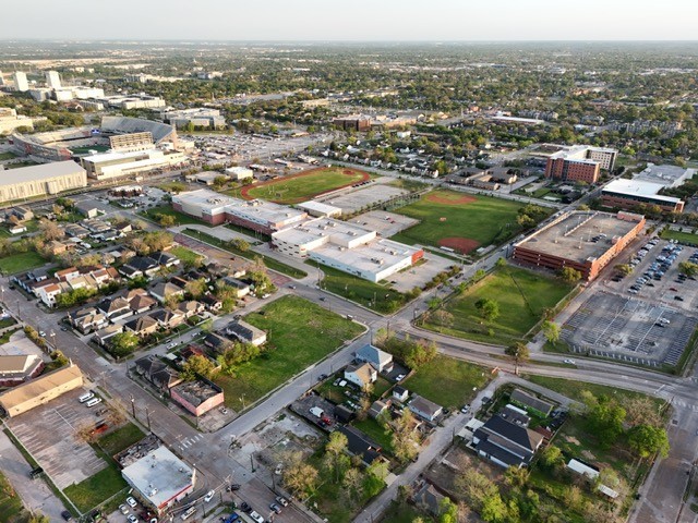 3522 Sampson Street Houston, TX 77004 - Photo 7 of 18 an aerial view of residential houses with outdoor space