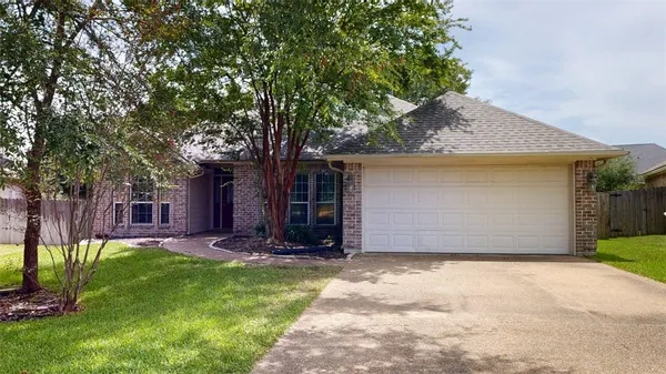 $2,400 | 2350 Kendal Green Circle, College Station, TX 77845