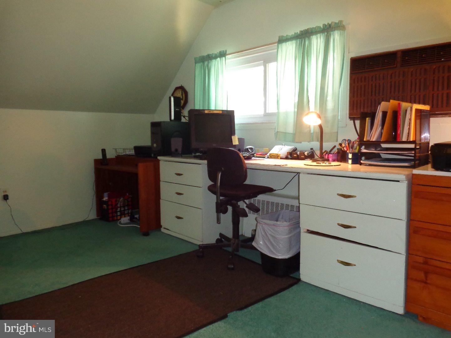29 Cardinal Road Levittown, PA 19057 - Photo 16 of 25