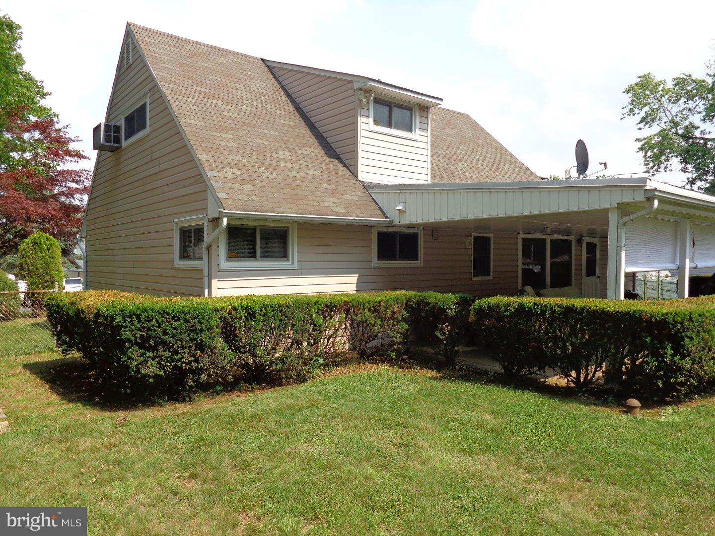 29 Cardinal Road Levittown, PA 19057 - Photo 20 of 25 Exterior Back
