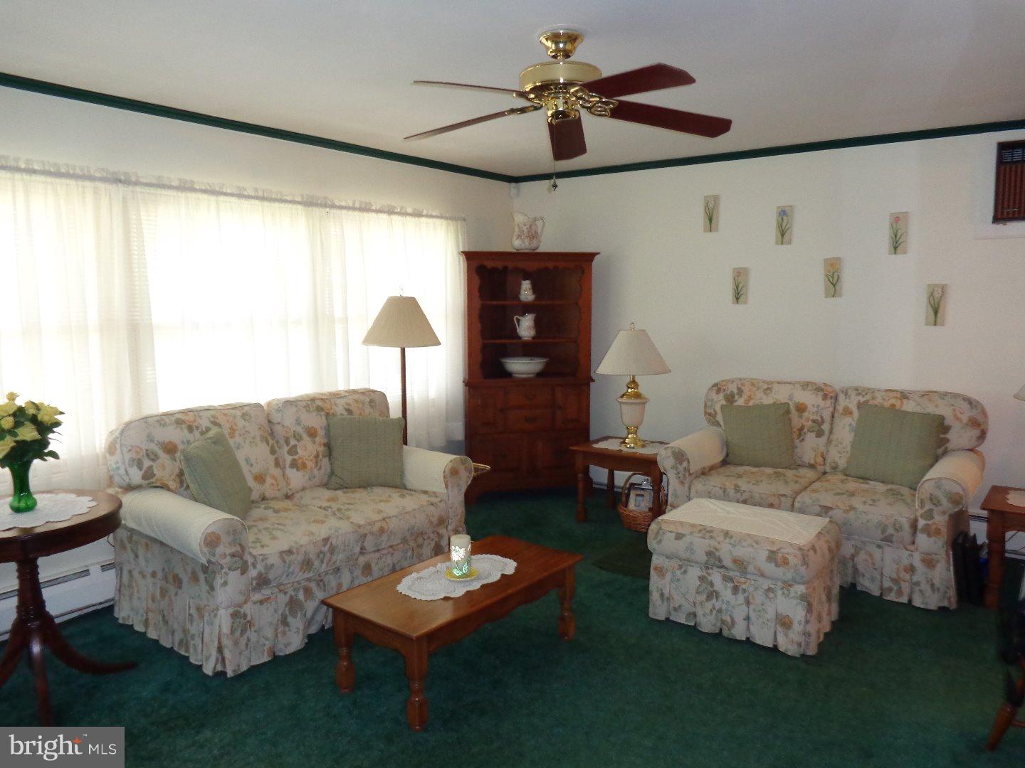 29 Cardinal Road Levittown, PA 19057 - Photo 4 of 25 Living Room