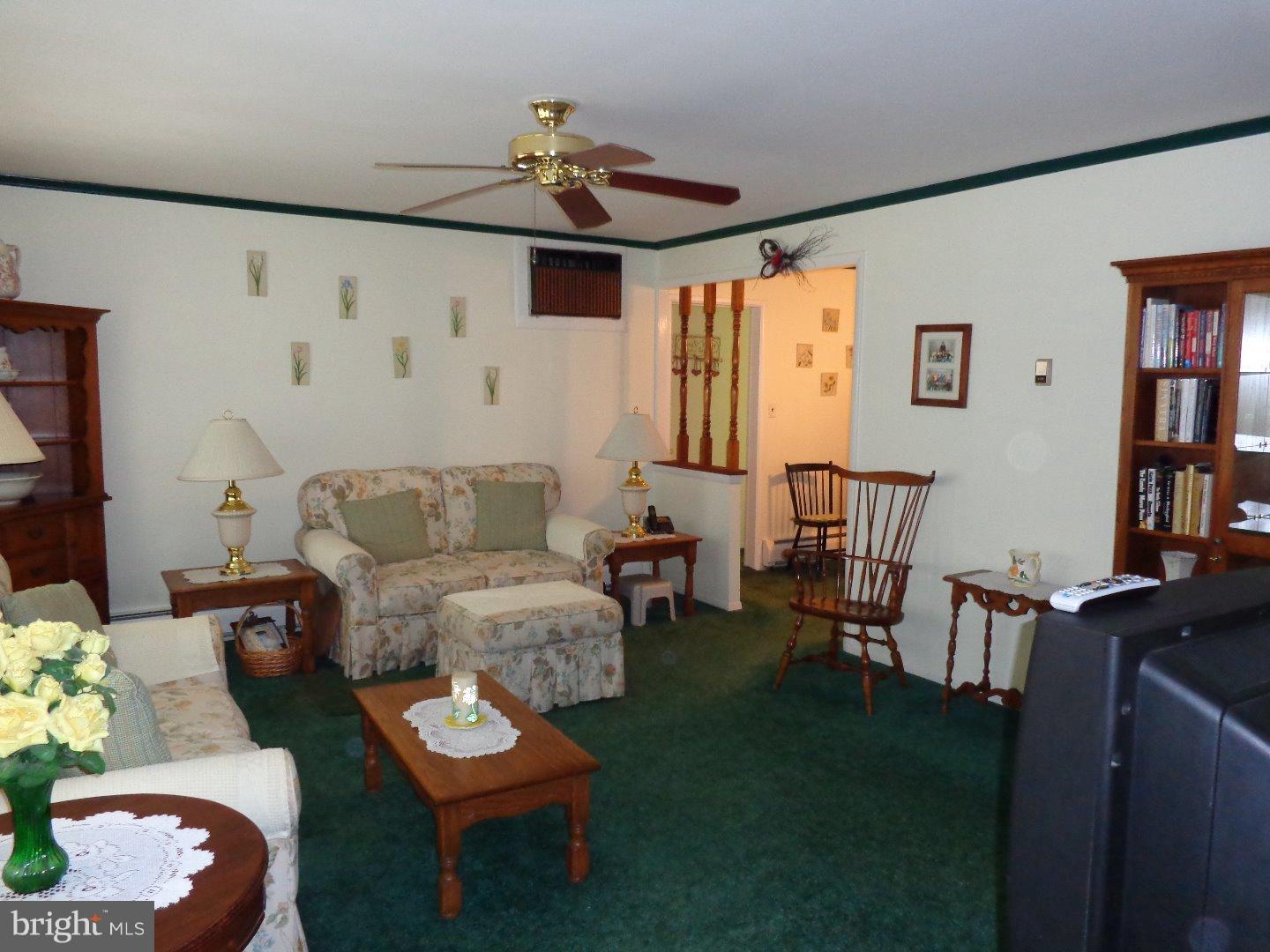 29 Cardinal Road Levittown, PA 19057 - Photo 6 of 25 Living Room