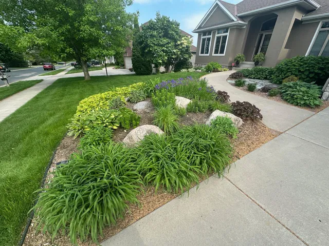 $1,075,000 | 1207 Adrian Drive, Chaska, MN 55318