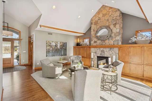 $1,075,000 | 1207 Adrian Drive, Chaska, MN 55318
