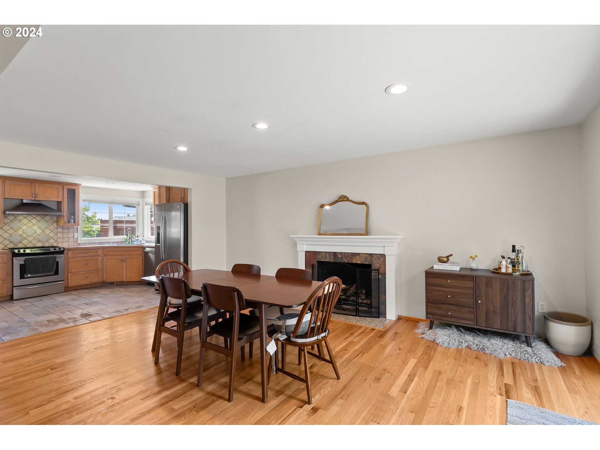 12785 Southwest Rita Drive Beaverton, OR 97005 - Photo 6 of 23 Gallery Image 6