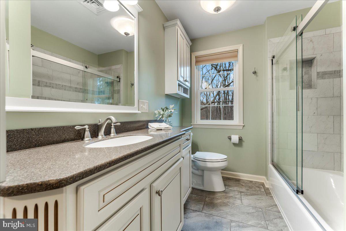 1304 Old Forge Road Oxford, PA 19363 - Photo 36 of 92 Hall Bath