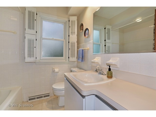 245 North Happ Road Northfield, IL 60093 - Photo 11 of 18