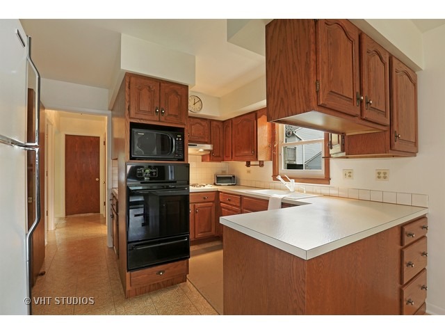 245 North Happ Road Northfield, IL 60093 - Photo 3 of 18