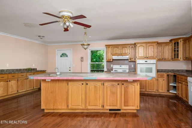 $359,000 | 1161 Charlie Doss Road, Jamestown, TN 38556