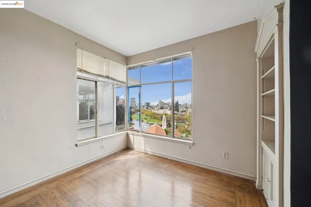 $1,295,000 | 521 Merritt Avenue, Oakland, CA 94610