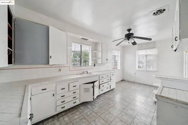 $1,295,000 | 521 Merritt Avenue, Oakland, CA 94610