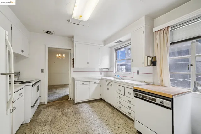 $1,295,000 | 521 Merritt Avenue, Oakland, CA 94610