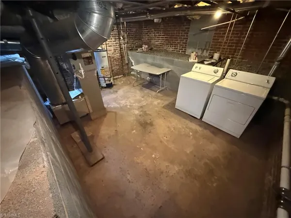 $1,375 | 854 Madison Avenue, Winston-Salem, NC 27103