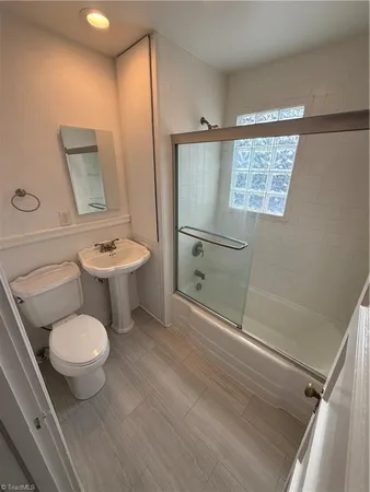 $1,375 | 854 Madison Avenue, Winston-Salem, NC 27103