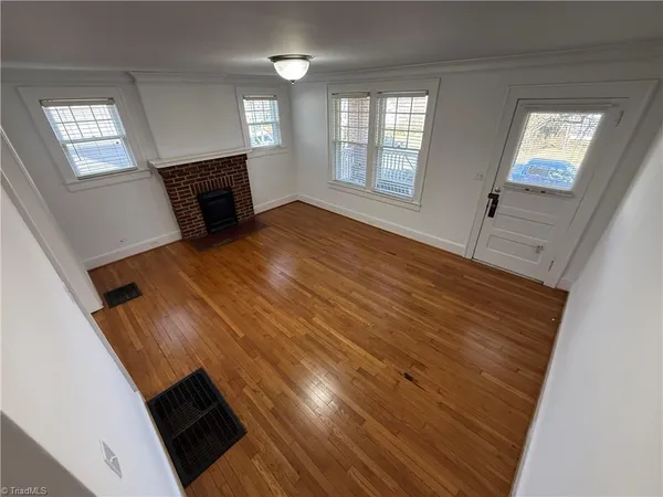 $1,375 | 854 Madison Avenue, Winston-Salem, NC 27103