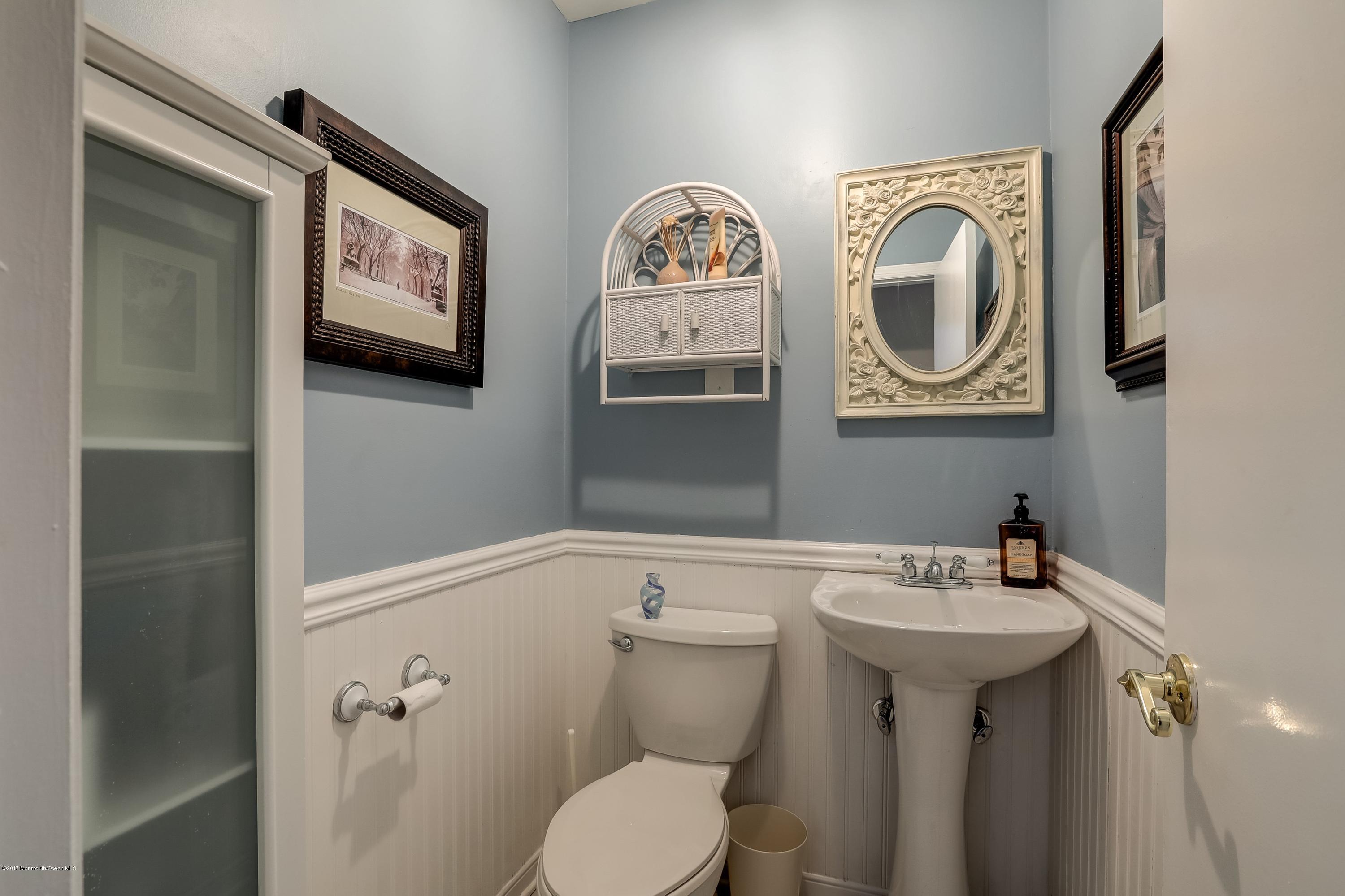 32 Ashford Road Jackson, NJ 08527 - Photo 19 of 24 020_Bathroom