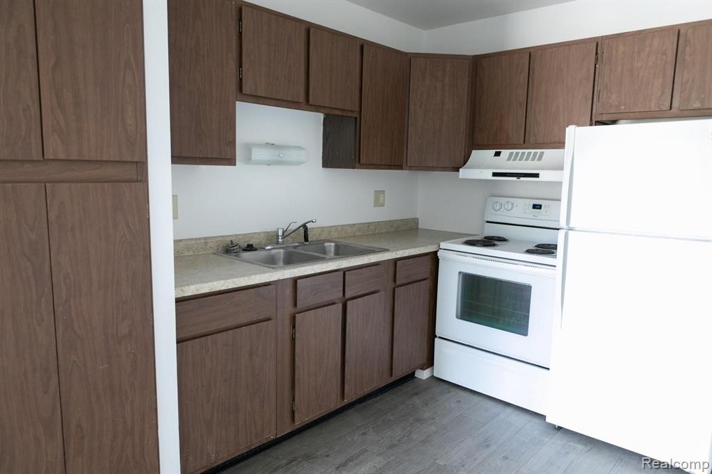 211 East Main Street, Unit 7 Addison, MI 49220 - Photo 3 of 15