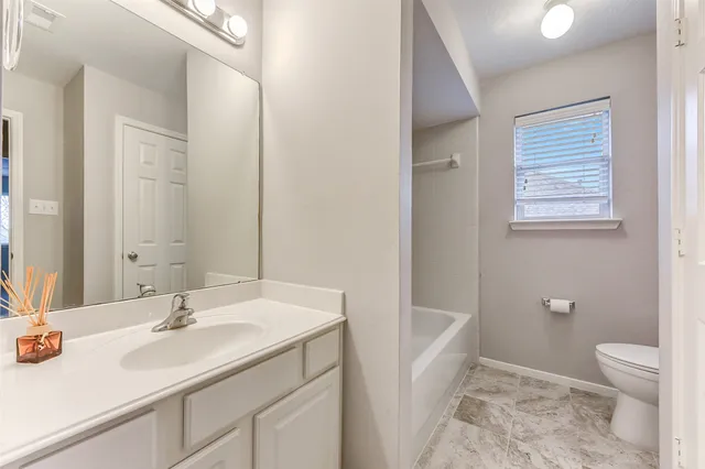 $2,900 | 4202 Parry Drive, Pearland, TX 77584